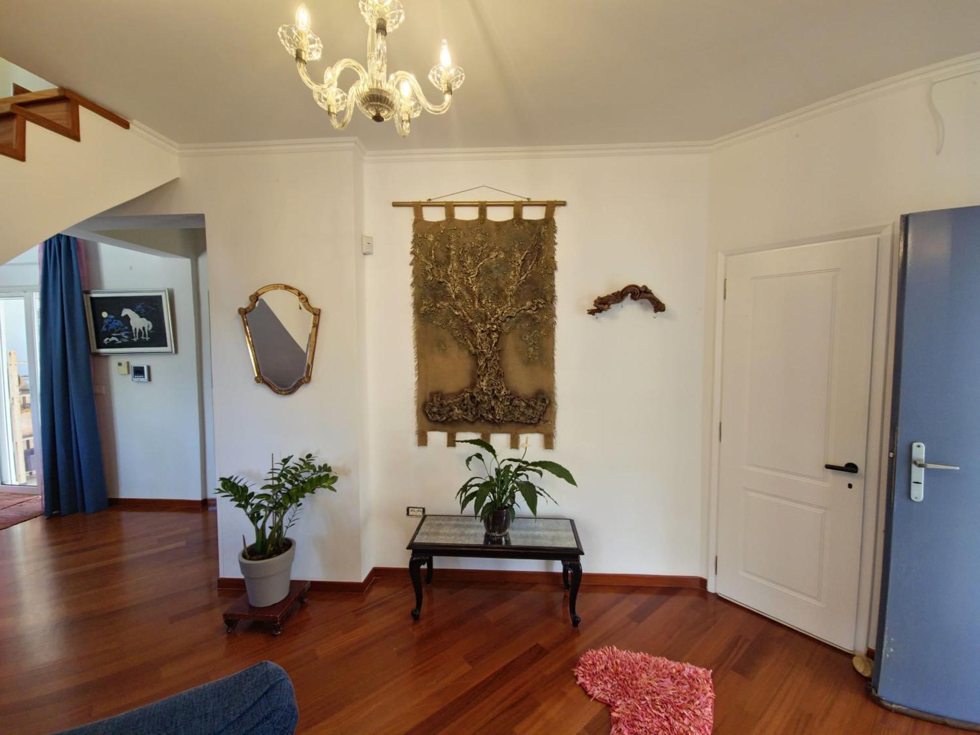 Virginia's Art House Holiday home